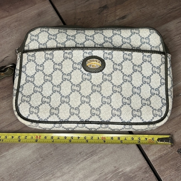 Gucci Plus Authentic Clutch/Wristlet EUC - Picture 2 of 13